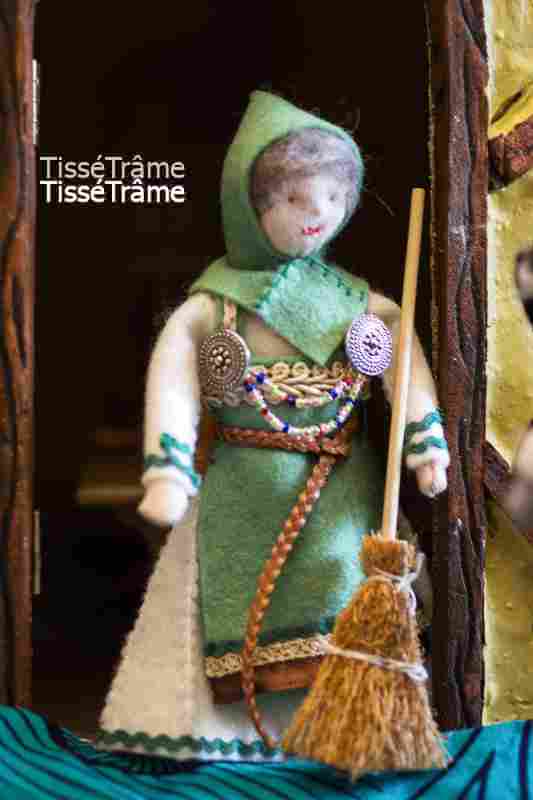 grand-mère, dame, conte, costume viking, petit chaperon rouge, feutrine, miniature, figurine, 1/12, diy
