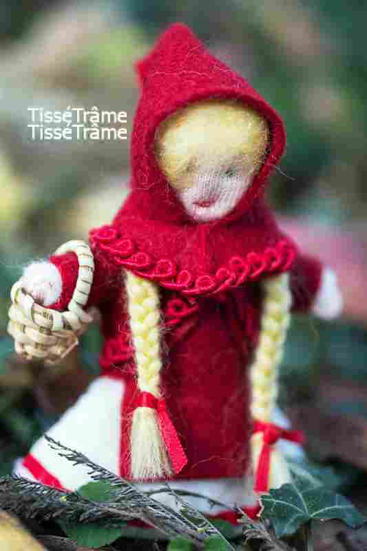 petit chaperon rouge, conte, costume viking, feutrine, miniature, figurine, 1/12, diy